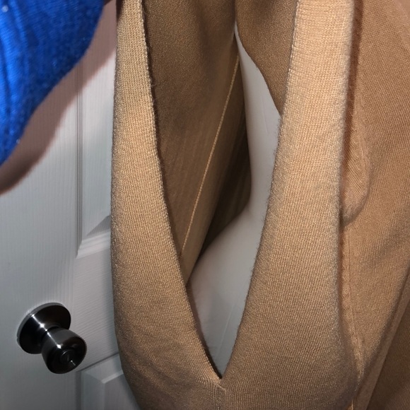 NWTSweater camel color sweater. 2 pockets on front - Picture 6 of 6